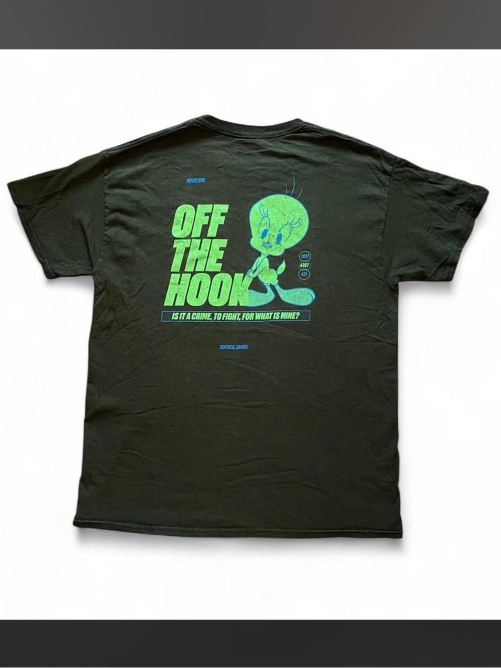 Tweety 'Off The Hook' size large vintage Y2K Graphic Tee Neon Green